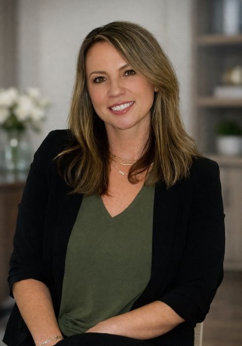 Sarah Bio Sarah Amos, founder of Sage Lifestyle Management, smiling warmly in a relaxed yet polished look – bringing calm, discretion, and personalized concierge service to busy Wilmington-area families.